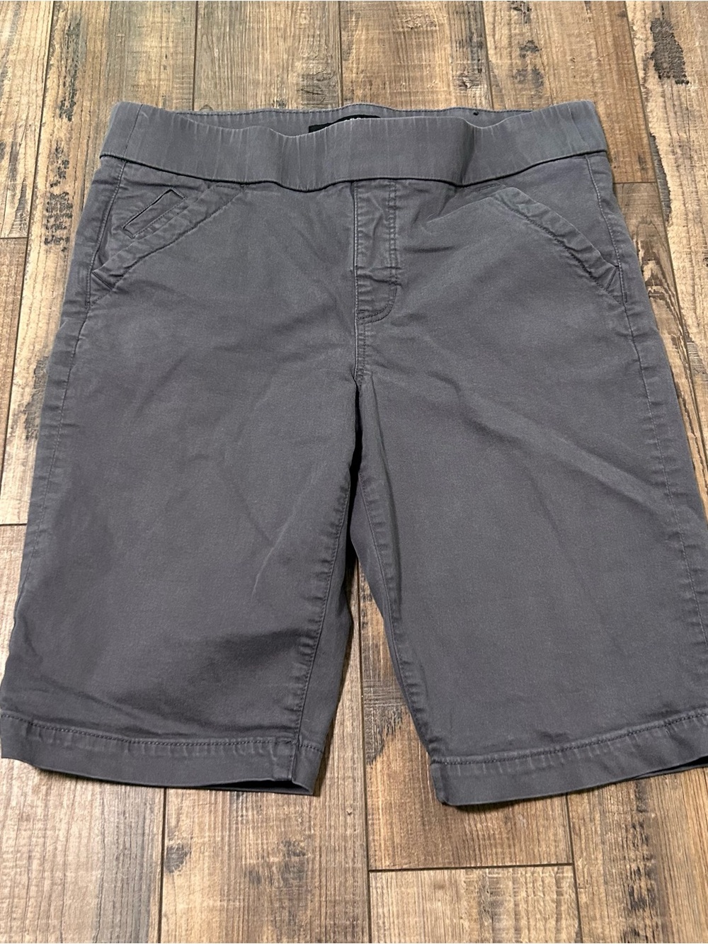 Liverpool Los Angeles Bermuda Shorts Womens 8/29 Pull On Gray